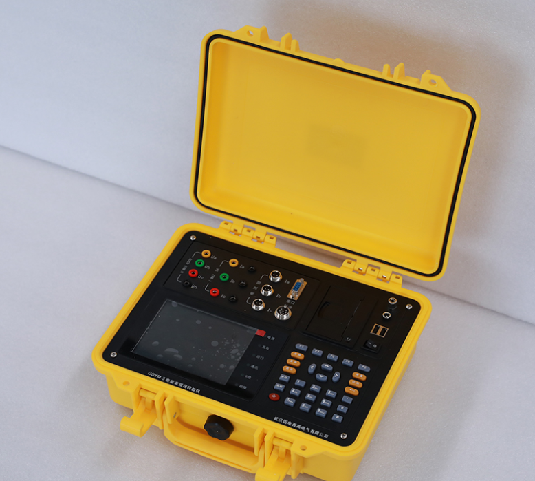 多功能電能表現(xiàn)場校驗儀實物圖