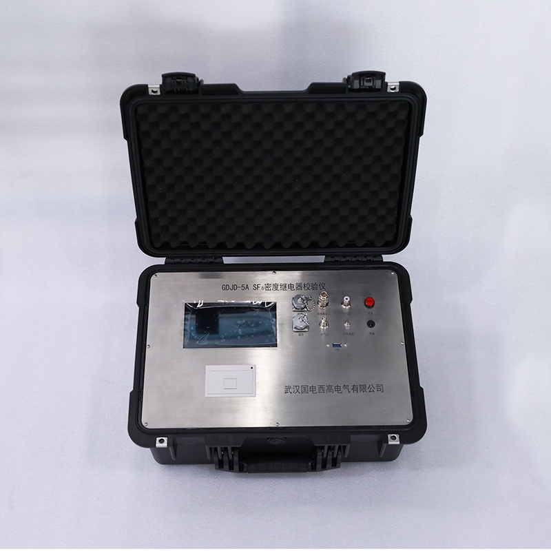 SF6氣體密度繼電器全自動(dòng)校驗(yàn)儀實(shí)物圖